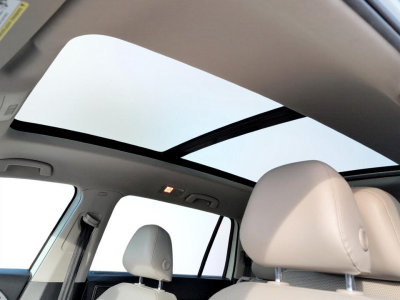 2019 Volkswagen Atlas Execline R-line  **R-LINE PKG** Photo