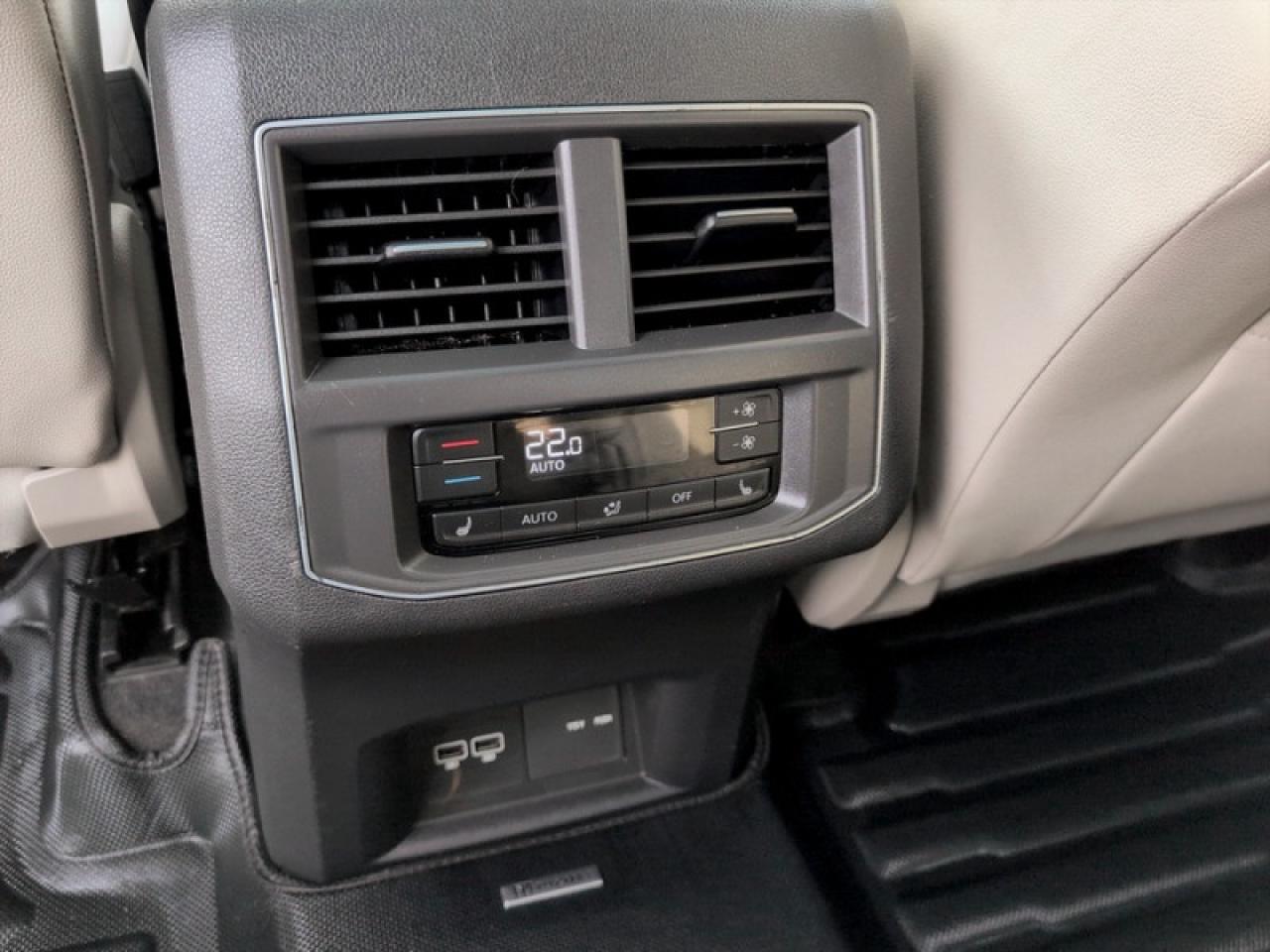 2019 Volkswagen Atlas Execline R-line  **R-LINE PKG** Photo