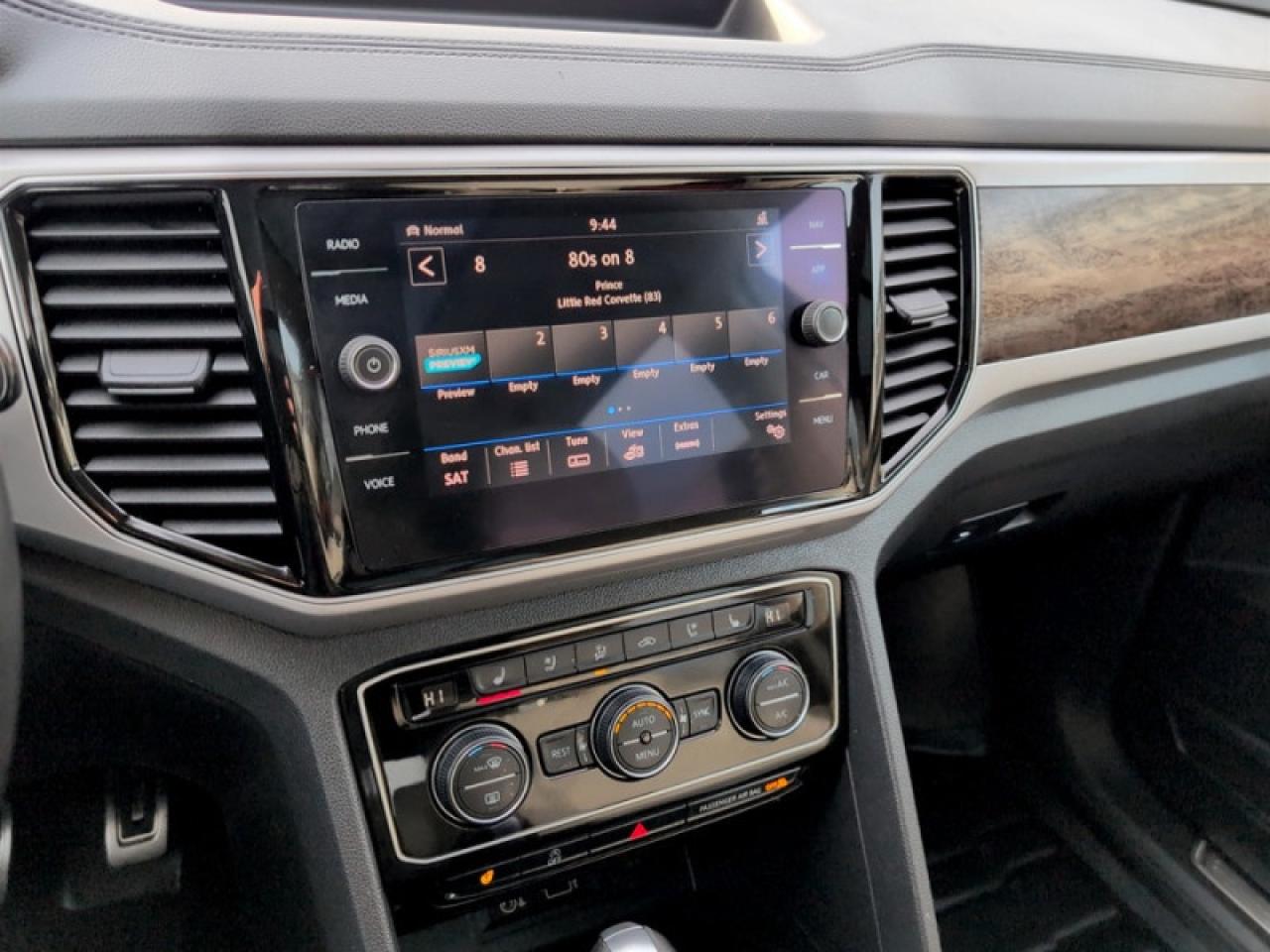 2019 Volkswagen Atlas Execline R-line  **R-LINE PKG** Photo