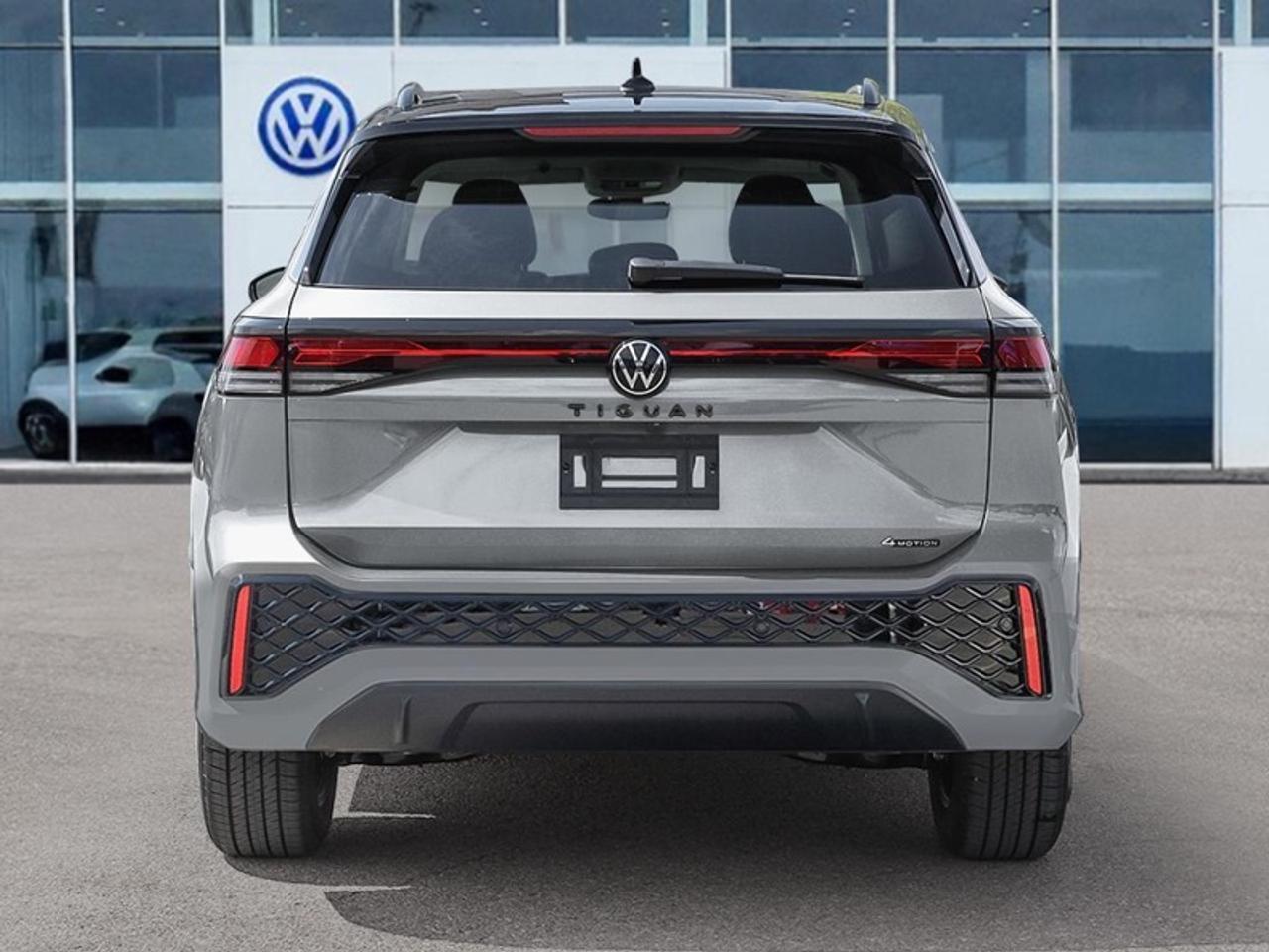 2026 Volkswagen Tiguan Comfortline R-Line Black Edition Photo4