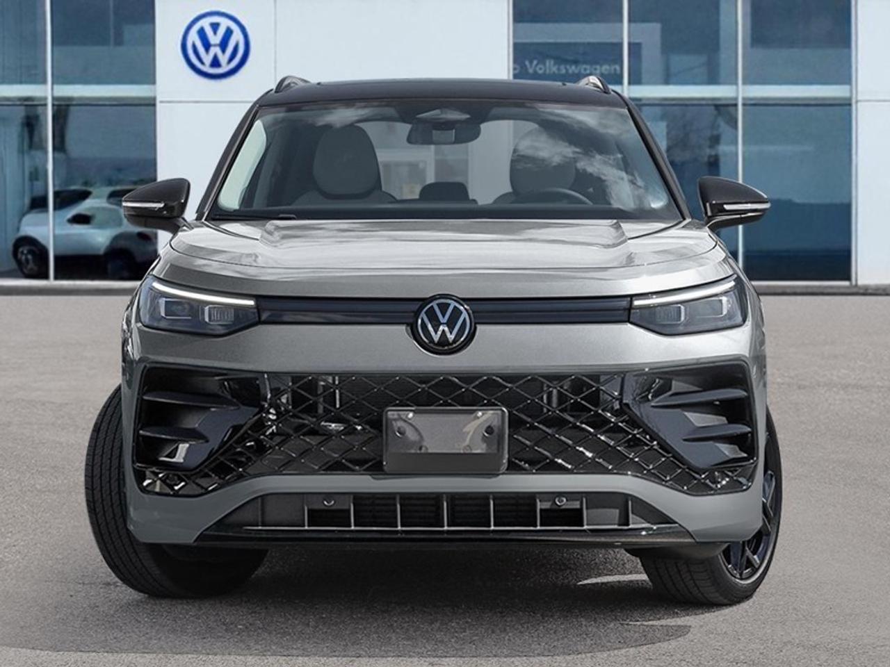 2026 Volkswagen Tiguan Comfortline R-Line Black Edition Photo1