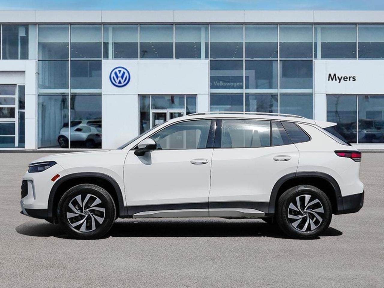 2026 Volkswagen Tiguan Trendline  - Low Mileage Photo2