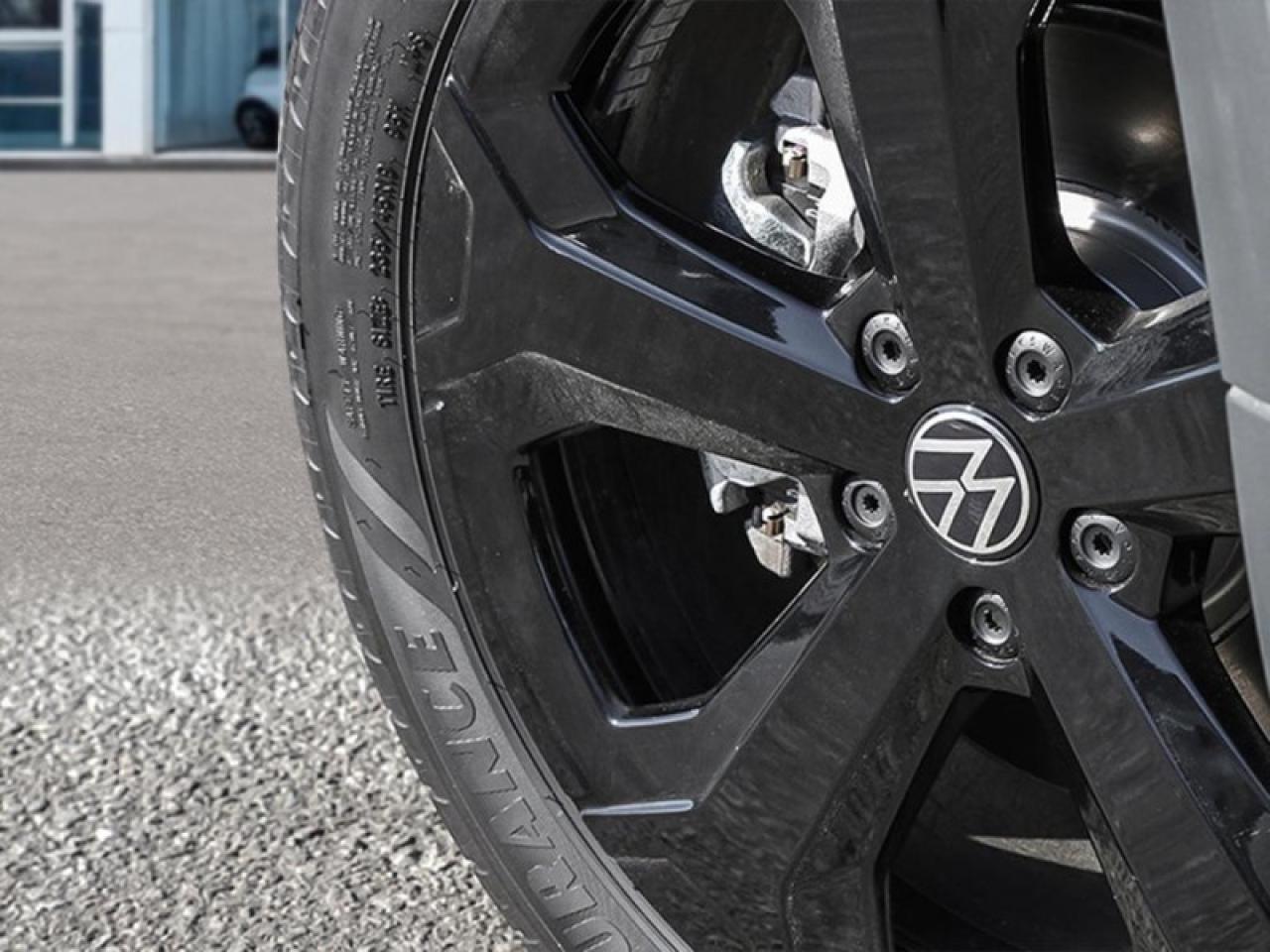 2026 Volkswagen Taos Comfortline Black Edition Photo