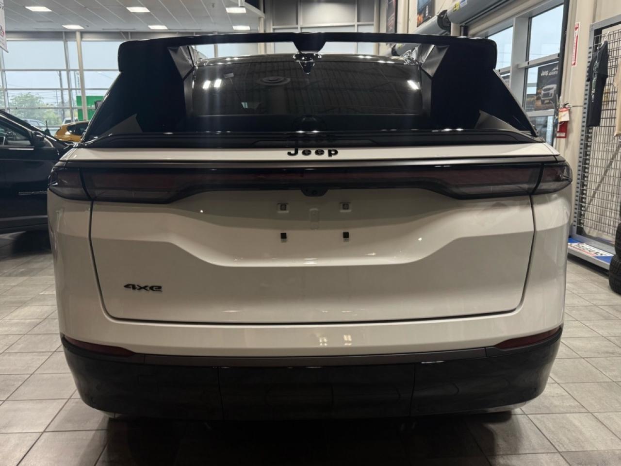 2025 Jeep Wagoneer S All Electric Photo