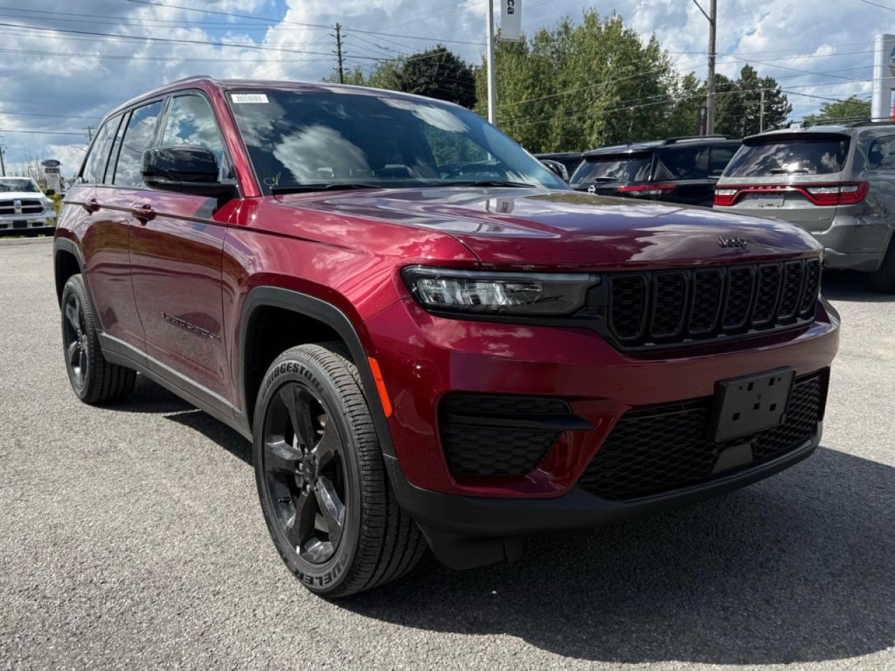 2025 Jeep Grand Cherokee Altitude  - Aluminum Wheels - $171.81 /Wk Photo3