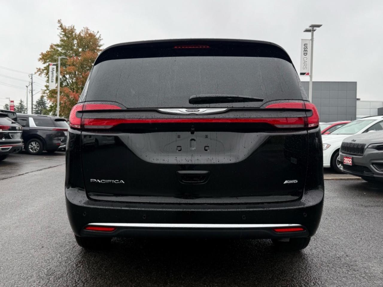 2026 Chrysler Pacifica Select AWD  Heated Seats Photo