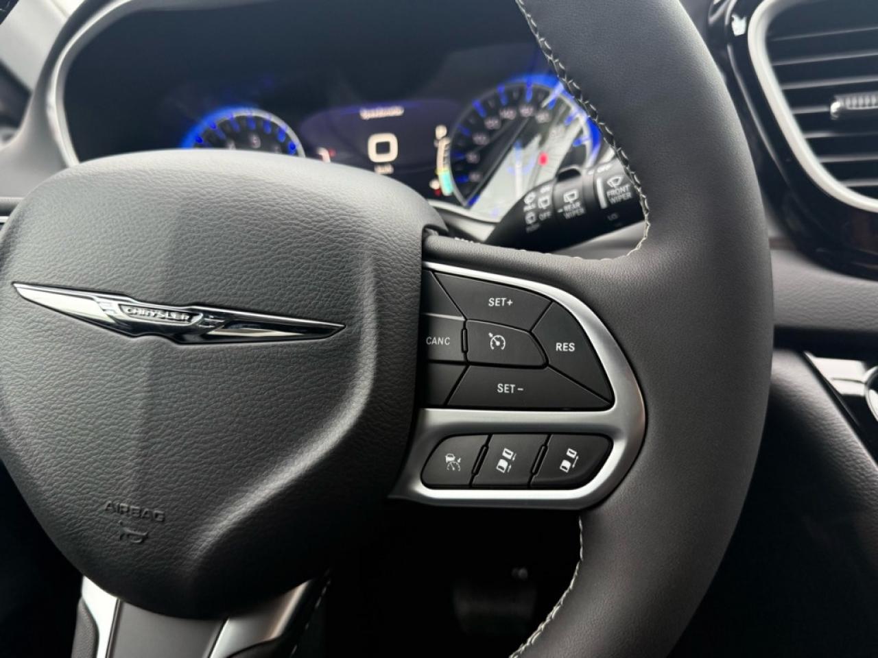 2026 Chrysler Pacifica Select AWD  Heated Seats Photo