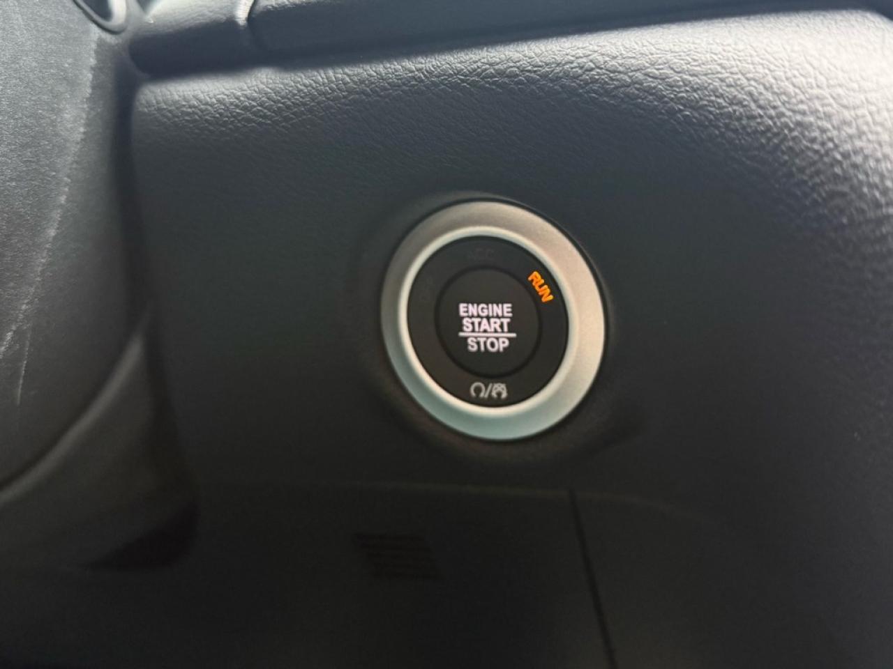 2026 Chrysler Pacifica Select AWD  Heated Seats Photo