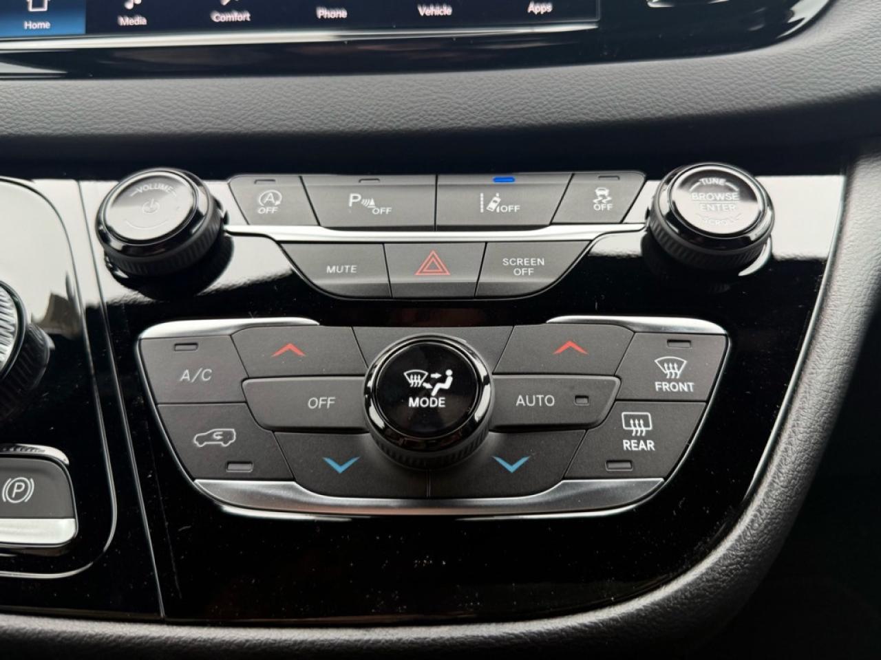 2026 Chrysler Pacifica Select AWD  Heated Seats Photo