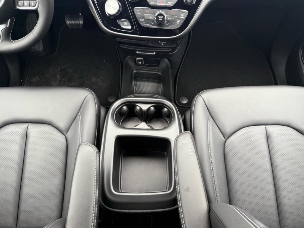 2026 Chrysler Pacifica Select AWD  Heated Seats Photo