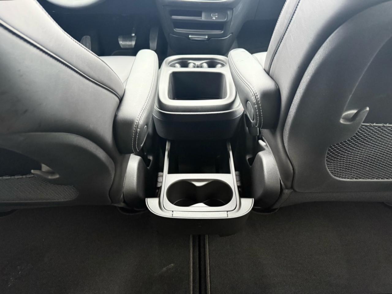 2026 Chrysler Pacifica Select AWD  Heated Seats Photo