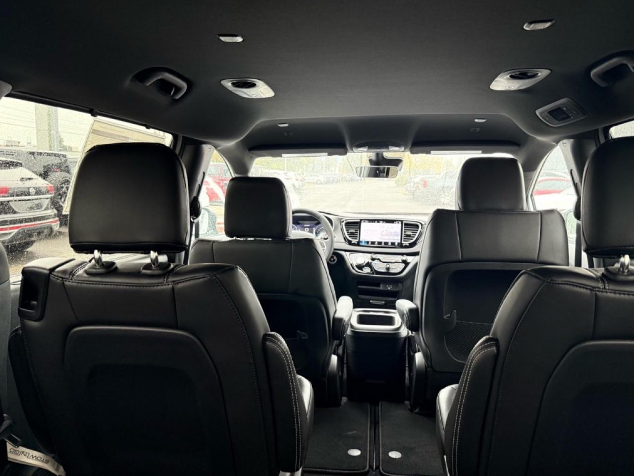 2026 Chrysler Pacifica Select AWD  Heated Seats Photo