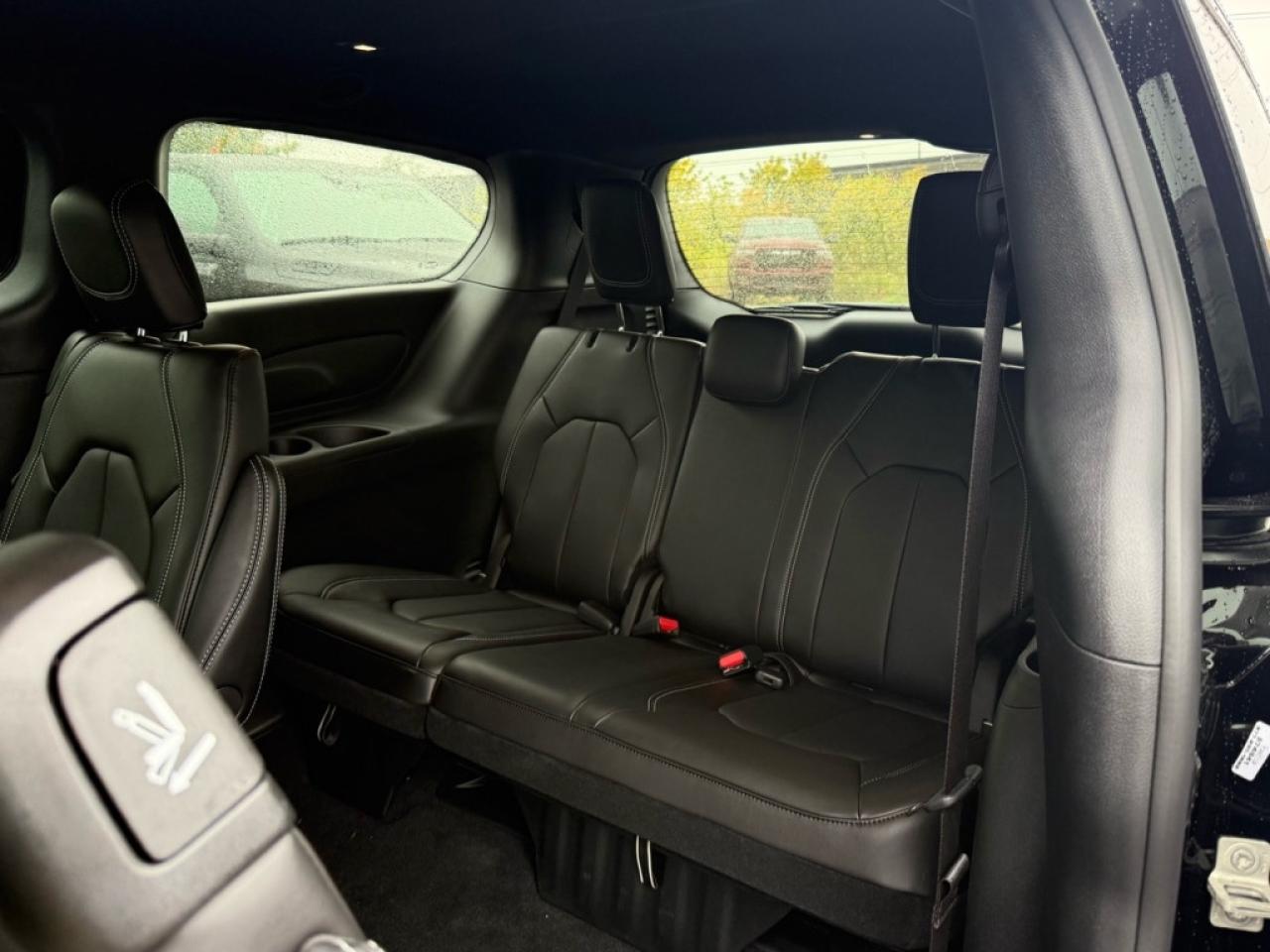 2026 Chrysler Pacifica Select AWD  Heated Seats Photo