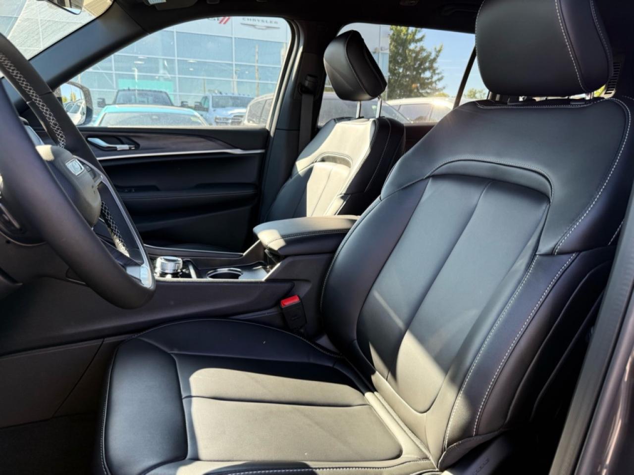 2025 Jeep Grand Cherokee L Limited  - $190.46 /Wk Photo