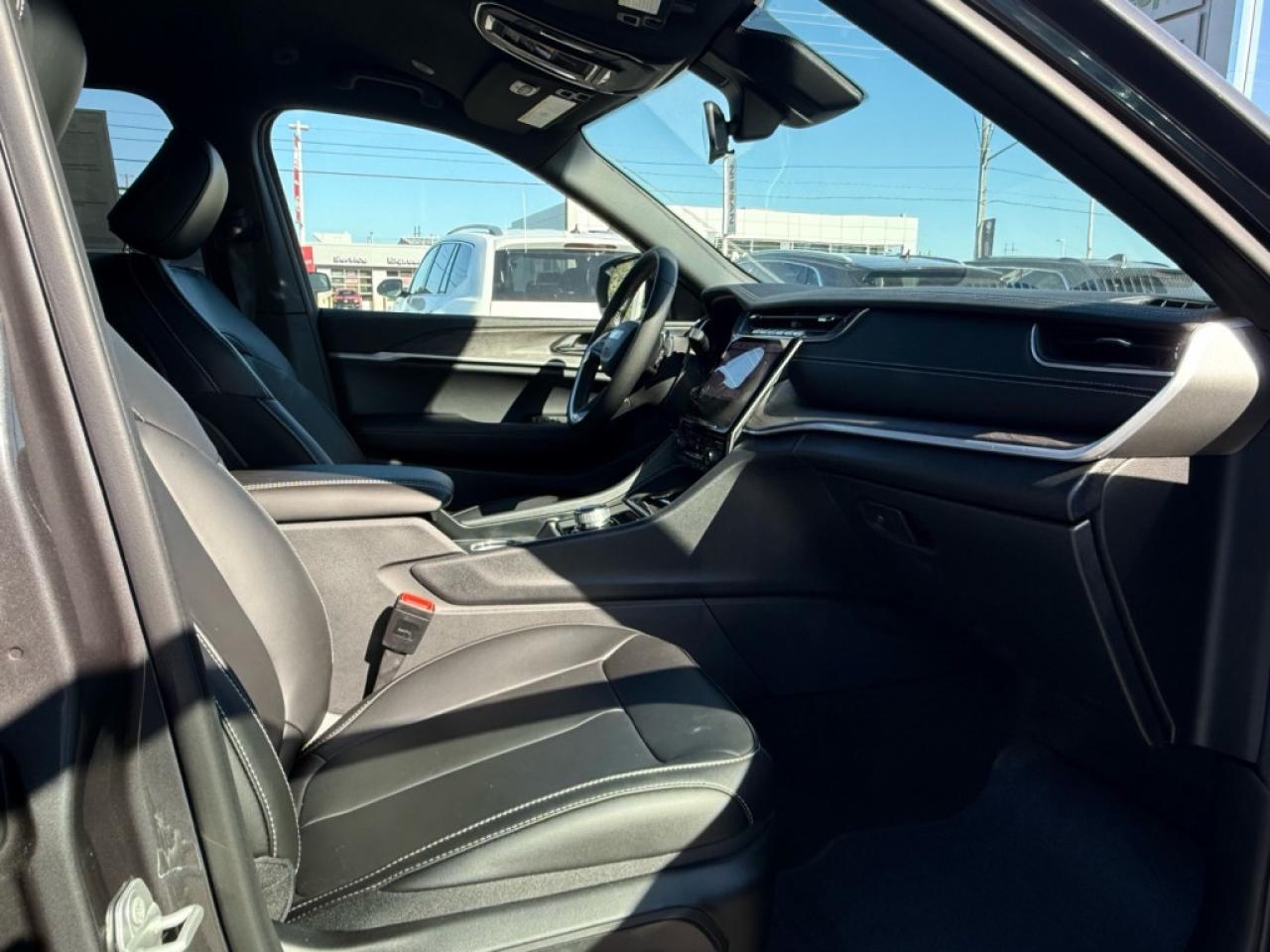 2025 Jeep Grand Cherokee L Limited  - $190.46 /Wk Photo