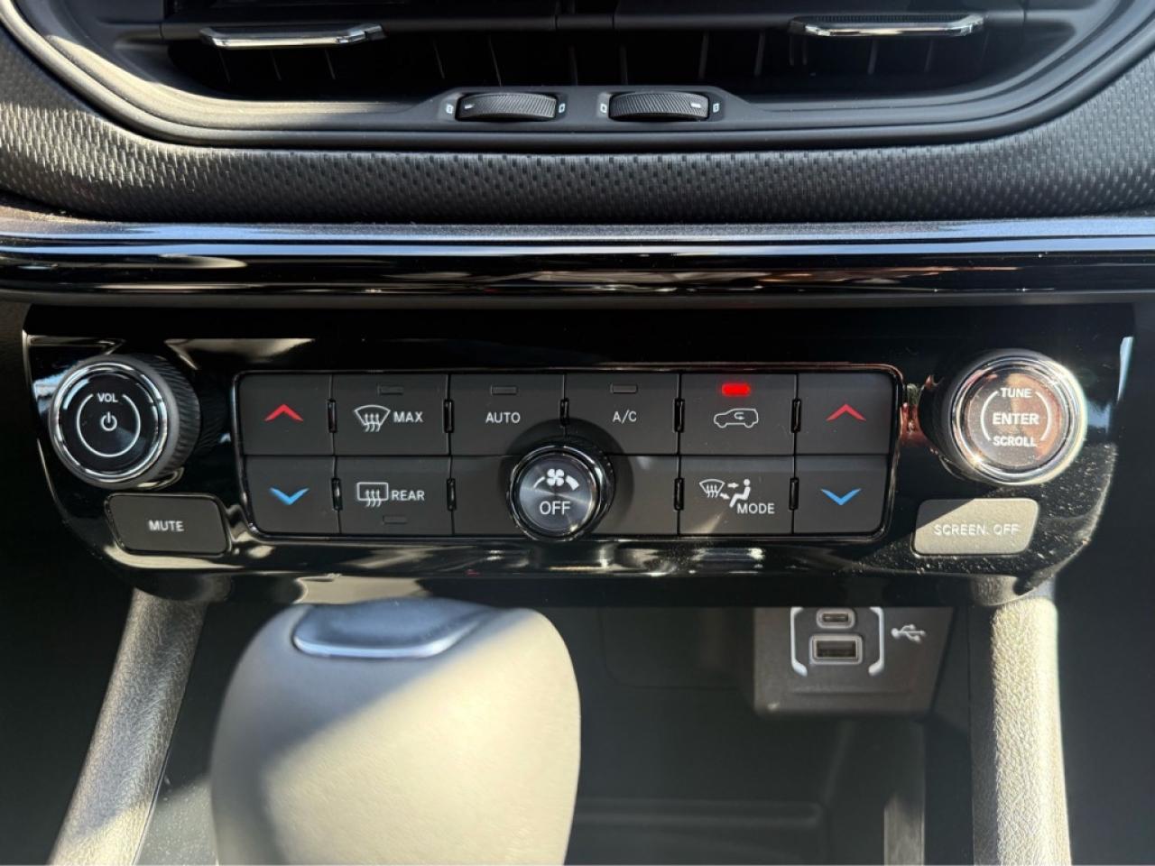 2026 Jeep Compass Limited  - $151.66 /Wk Photo