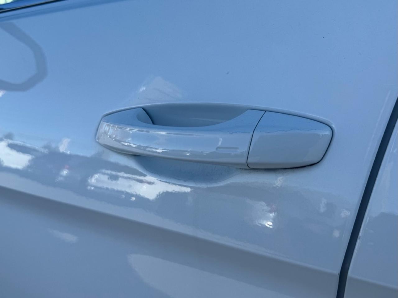 2023 Volkswagen Atlas Highline 3.6 FSI  - Sunroof - $115.88 /Wk Photo