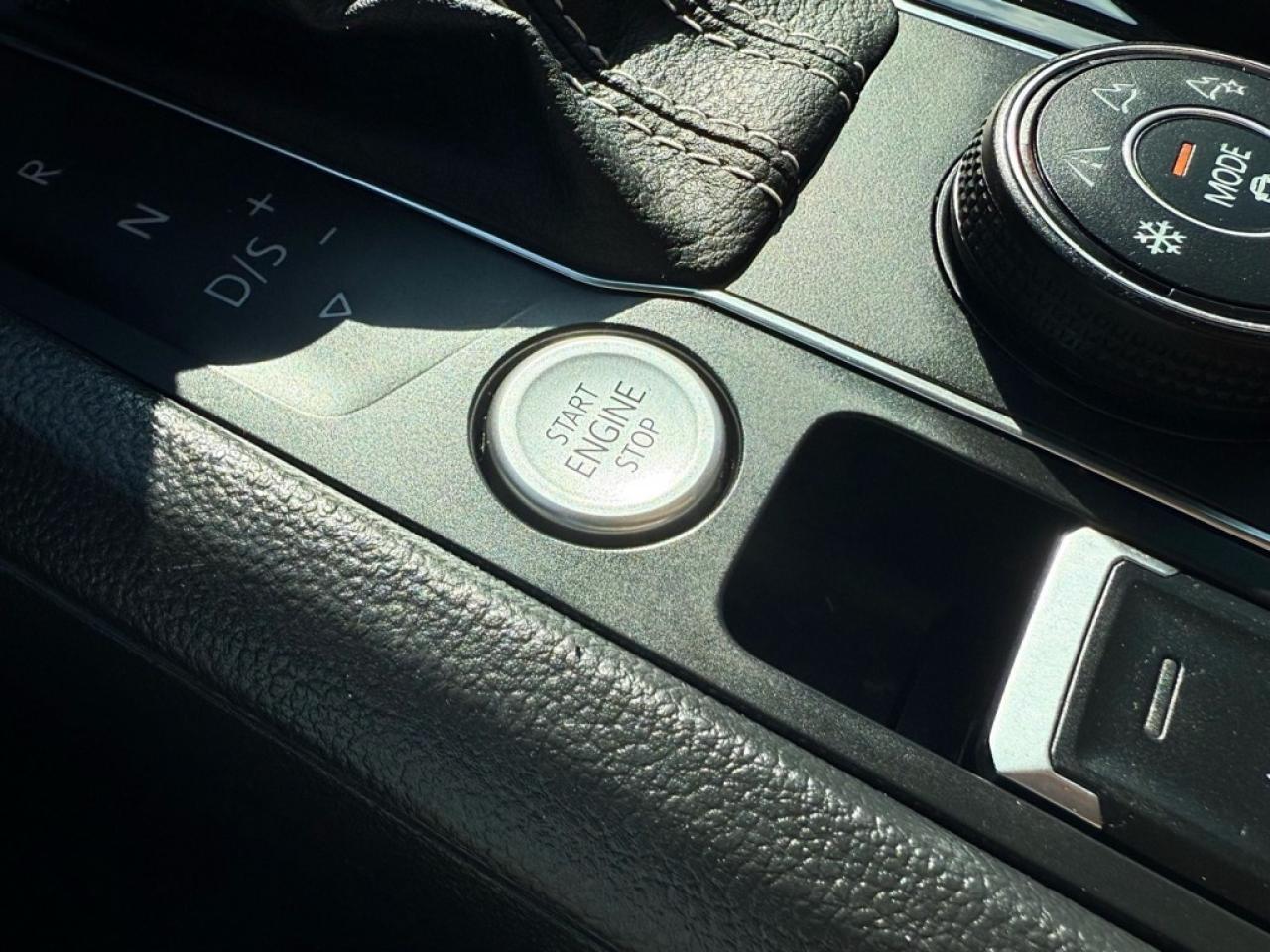 2023 Volkswagen Atlas Highline 3.6 FSI  - Sunroof - $115.88 /Wk Photo