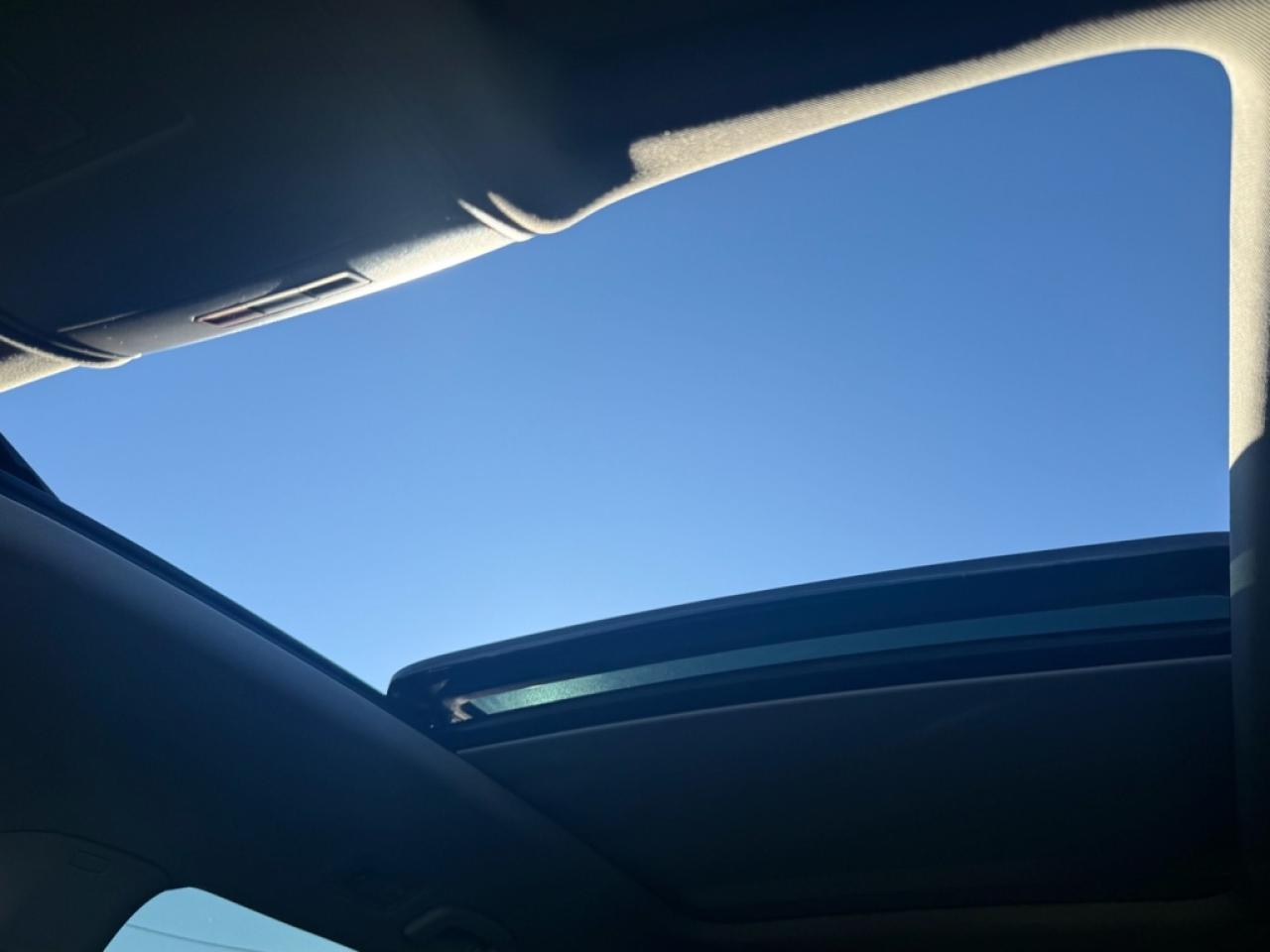 2023 Volkswagen Atlas Highline 3.6 FSI  - Sunroof - $115.88 /Wk Photo