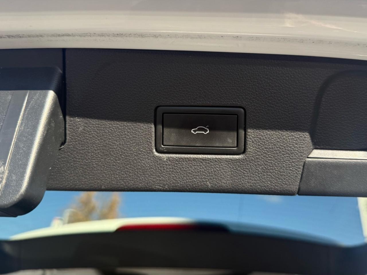 2023 Volkswagen Atlas Highline 3.6 FSI  - Sunroof - $115.88 /Wk Photo