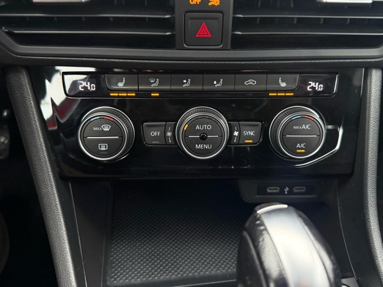 2021 Volkswagen Jetta Highline  - Navigation -  Sunroof Photo