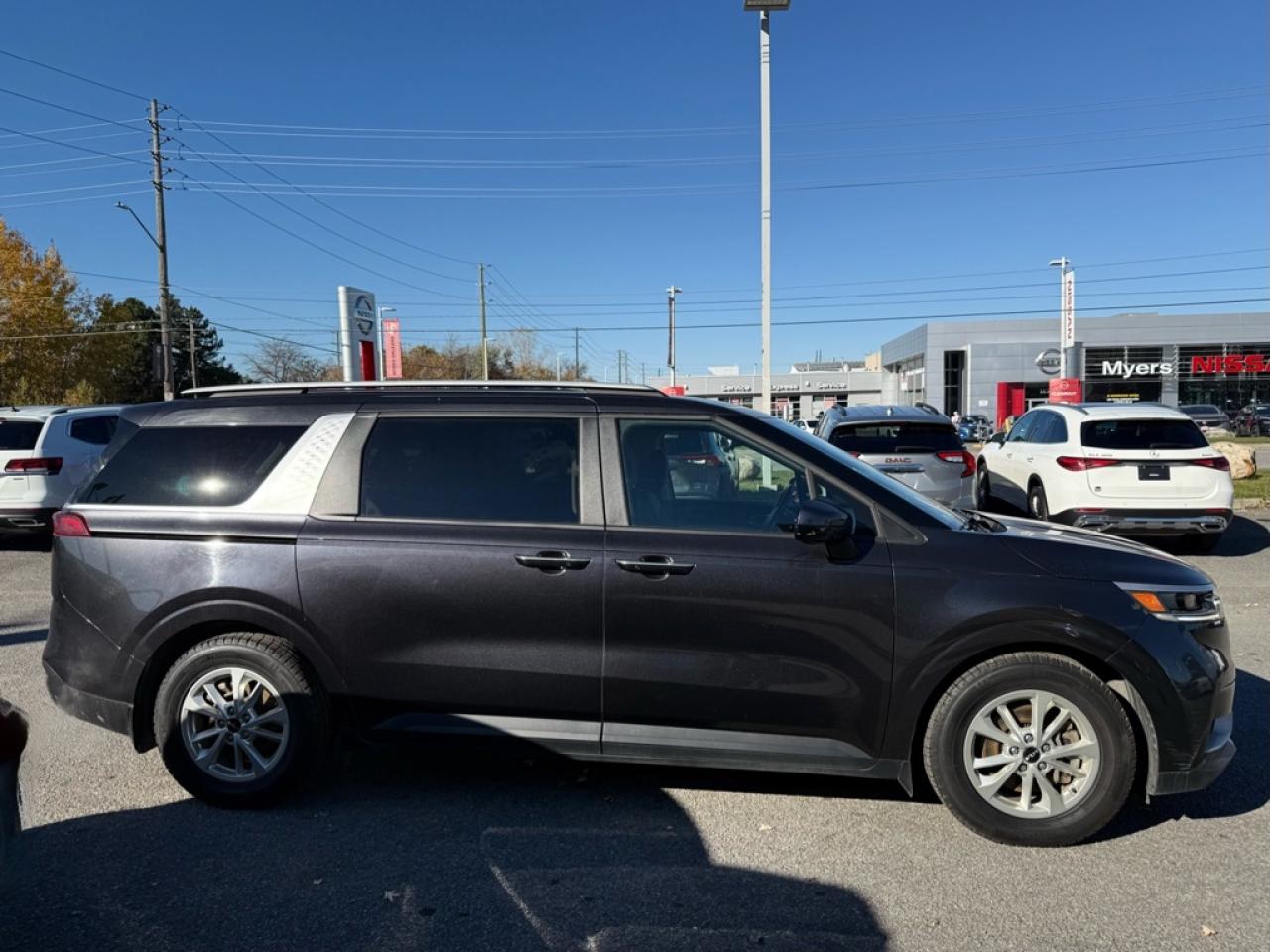 2024 Kia Carnival LX  - Apple CarPlay -  Android Auto - $108.96 /Wk Photo4