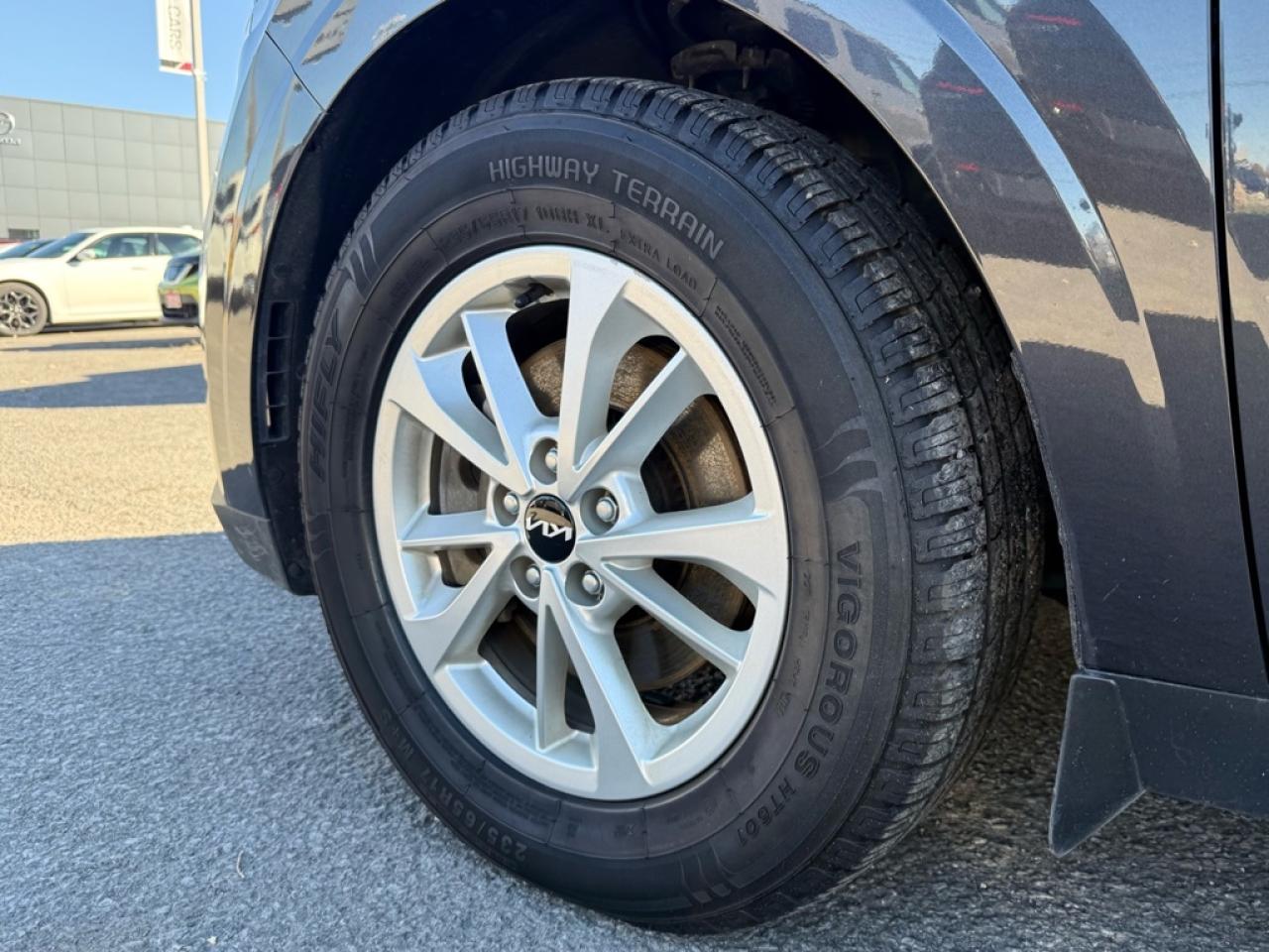 2024 Kia Carnival LX  - Apple CarPlay -  Android Auto - $108.96 /Wk Photo