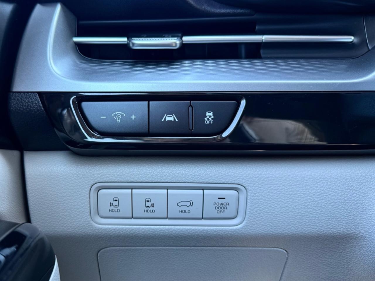 2024 Kia Carnival LX  - Apple CarPlay -  Android Auto - $108.96 /Wk Photo