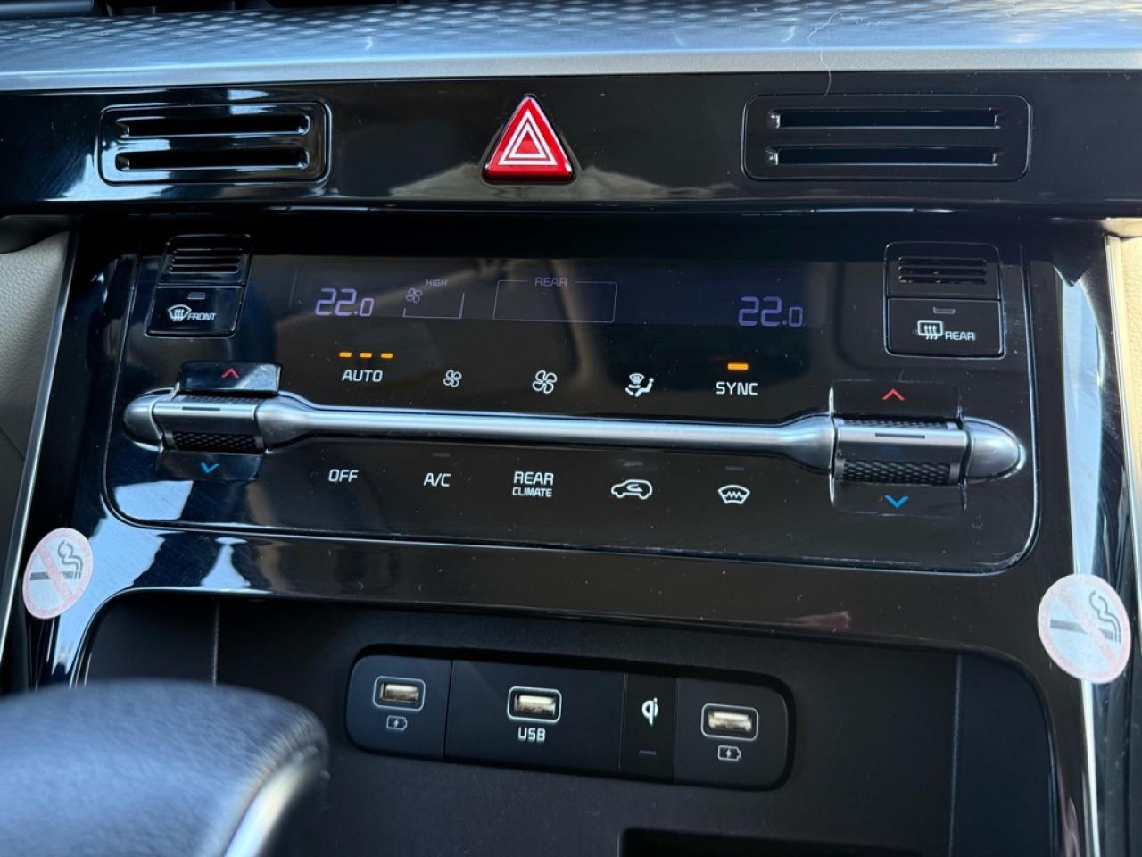 2024 Kia Carnival LX  - Apple CarPlay -  Android Auto - $108.96 /Wk Photo