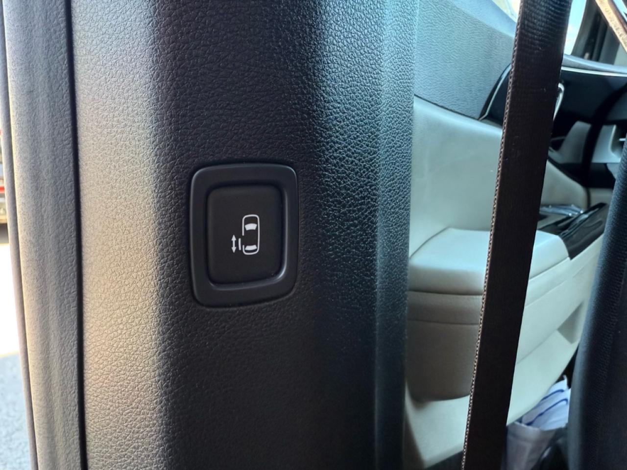 2024 Kia Carnival LX  - Apple CarPlay -  Android Auto - $108.96 /Wk Photo