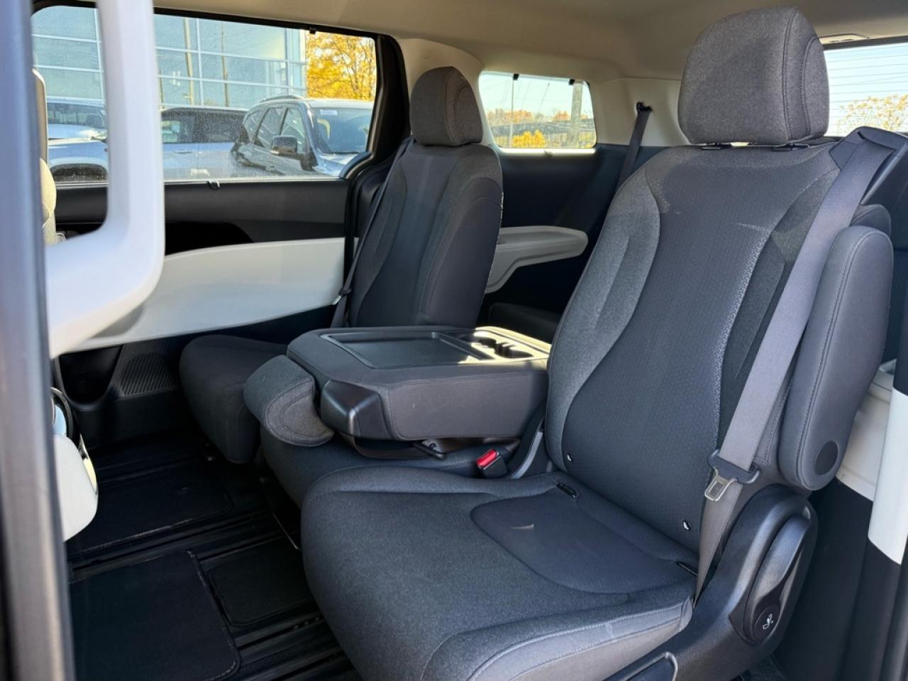 2024 Kia Carnival LX  - Apple CarPlay -  Android Auto - $108.96 /Wk Photo