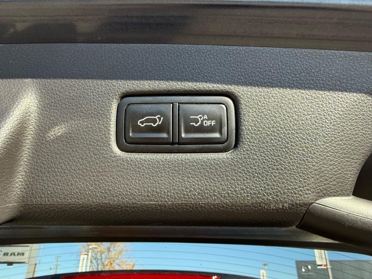 2024 Kia Carnival LX  - Apple CarPlay -  Android Auto - $108.96 /Wk Photo