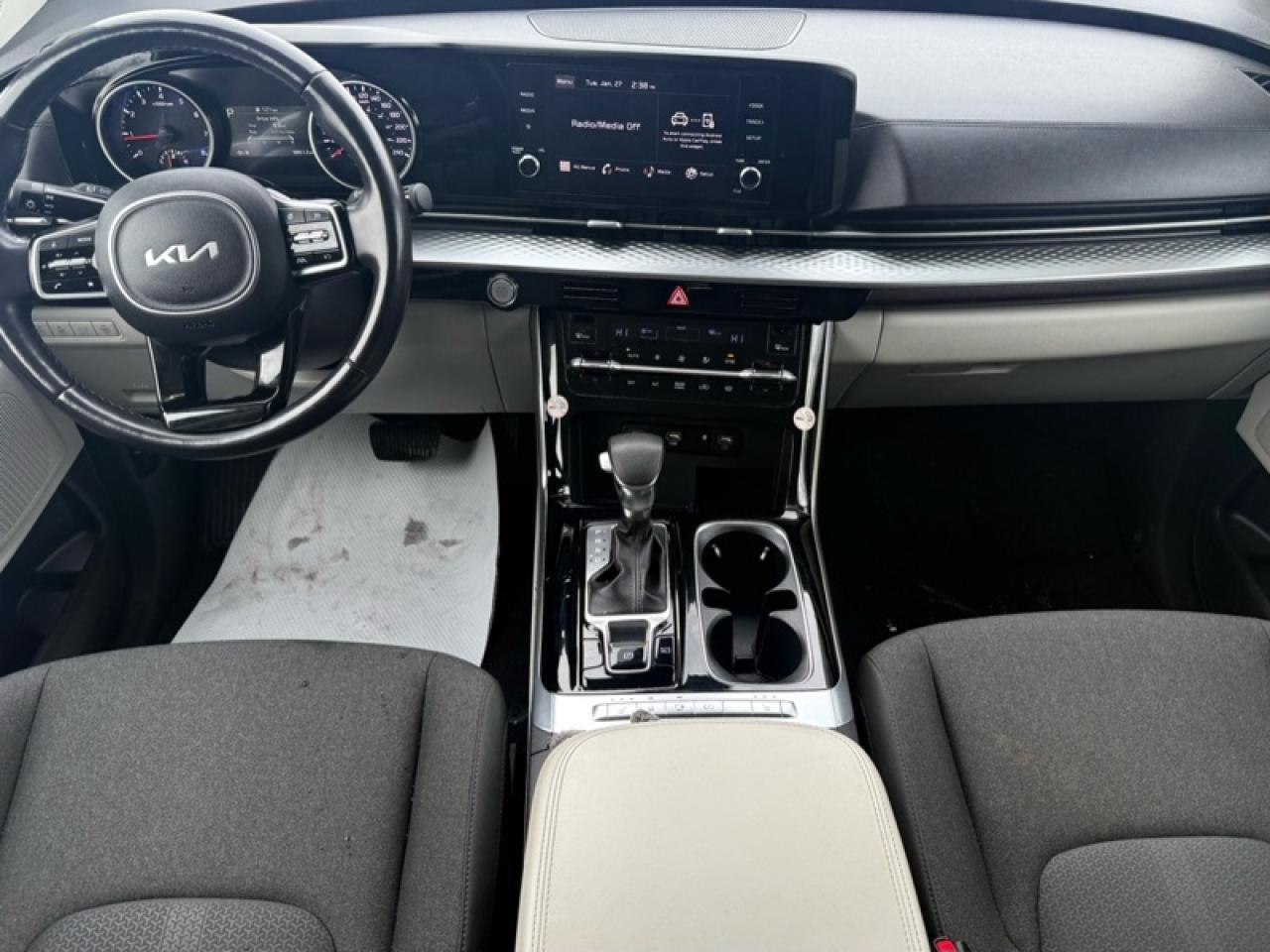 2024 Kia Carnival LX  - Apple CarPlay -  Android Auto Photo