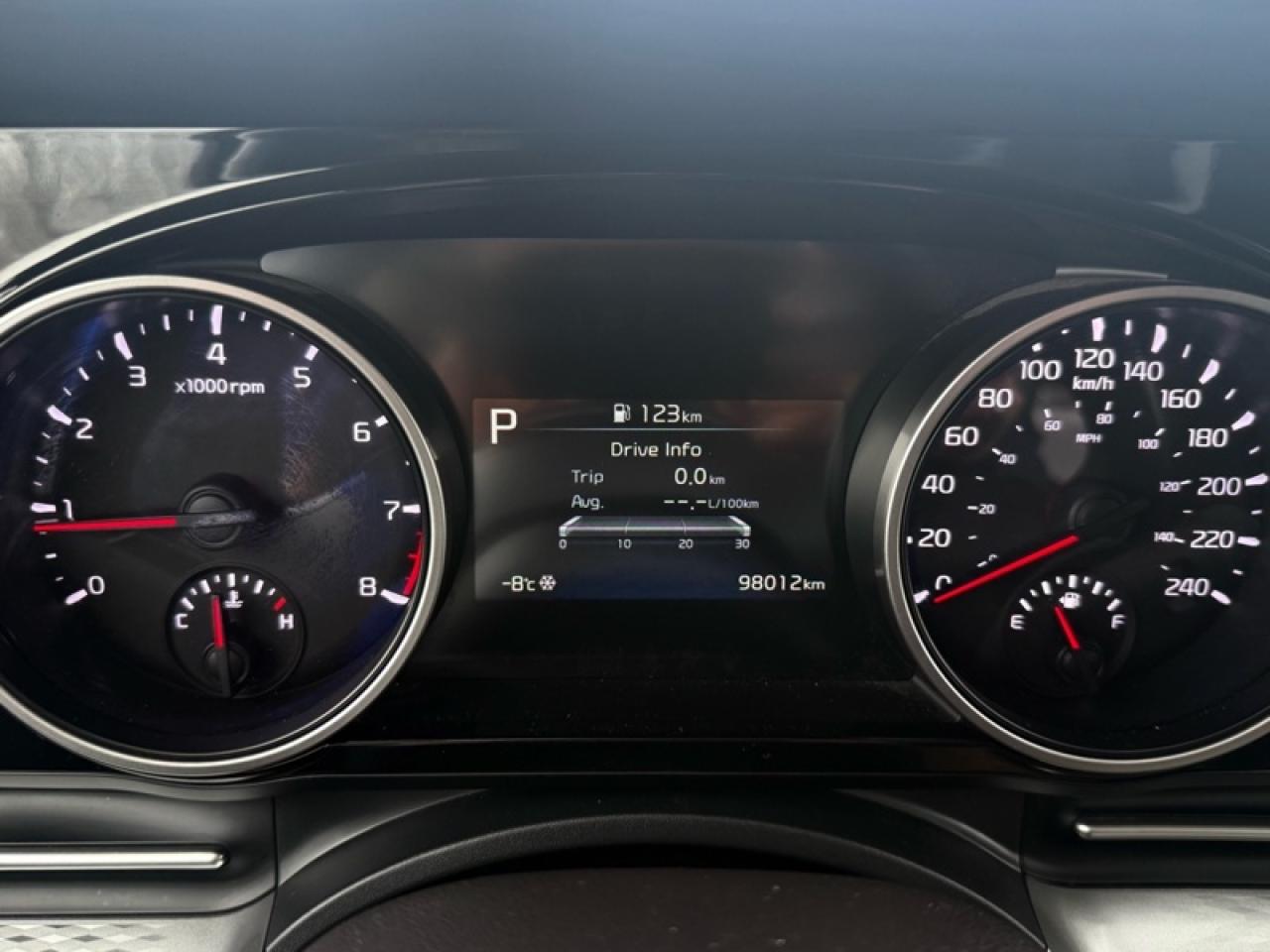 2024 Kia Carnival LX  - Apple CarPlay -  Android Auto Photo