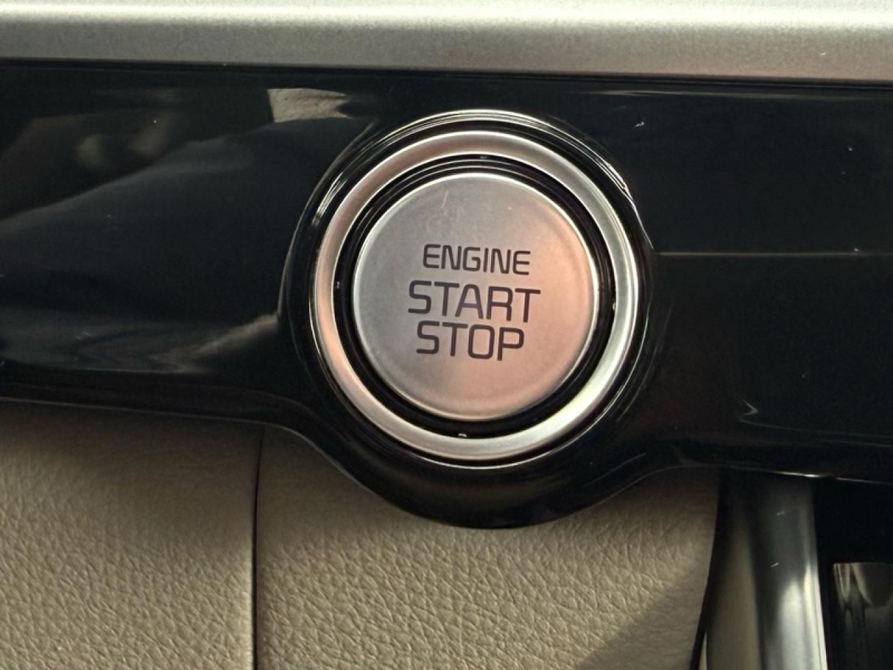 2024 Kia Carnival LX  - Apple CarPlay -  Android Auto Photo