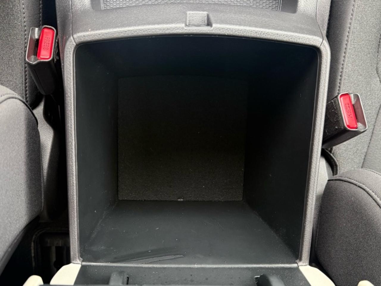 2024 Kia Carnival LX  - Apple CarPlay -  Android Auto Photo