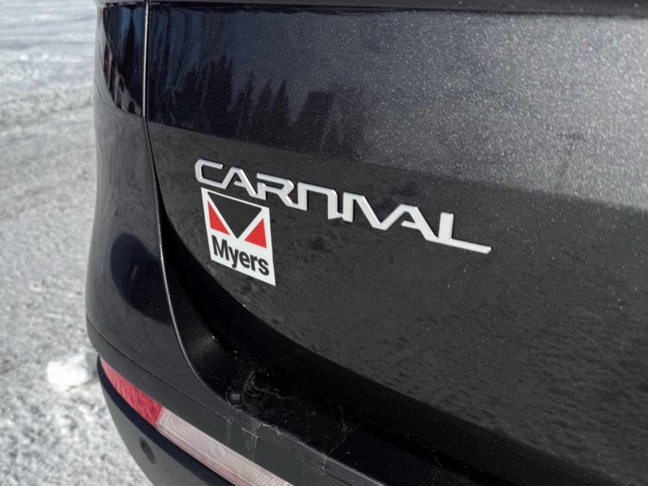 2024 Kia Carnival LX  - Apple CarPlay -  Android Auto Photo