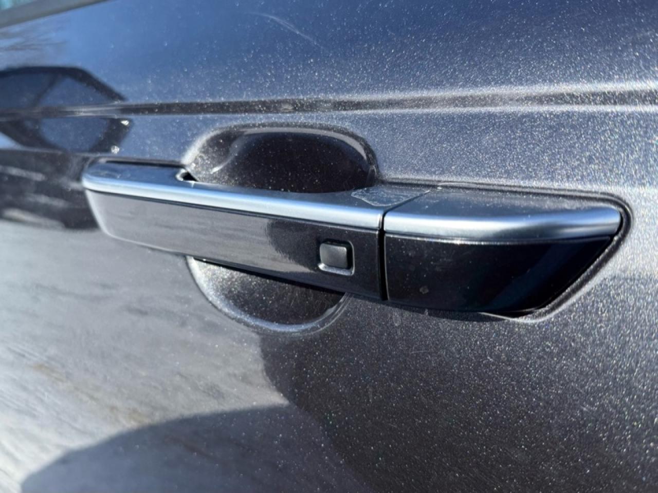 2024 Kia Carnival LX  - Apple CarPlay -  Android Auto Photo