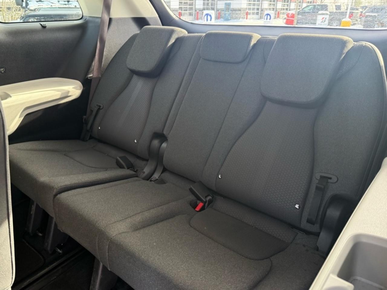 2024 Kia Carnival LX  - Apple CarPlay -  Android Auto Photo