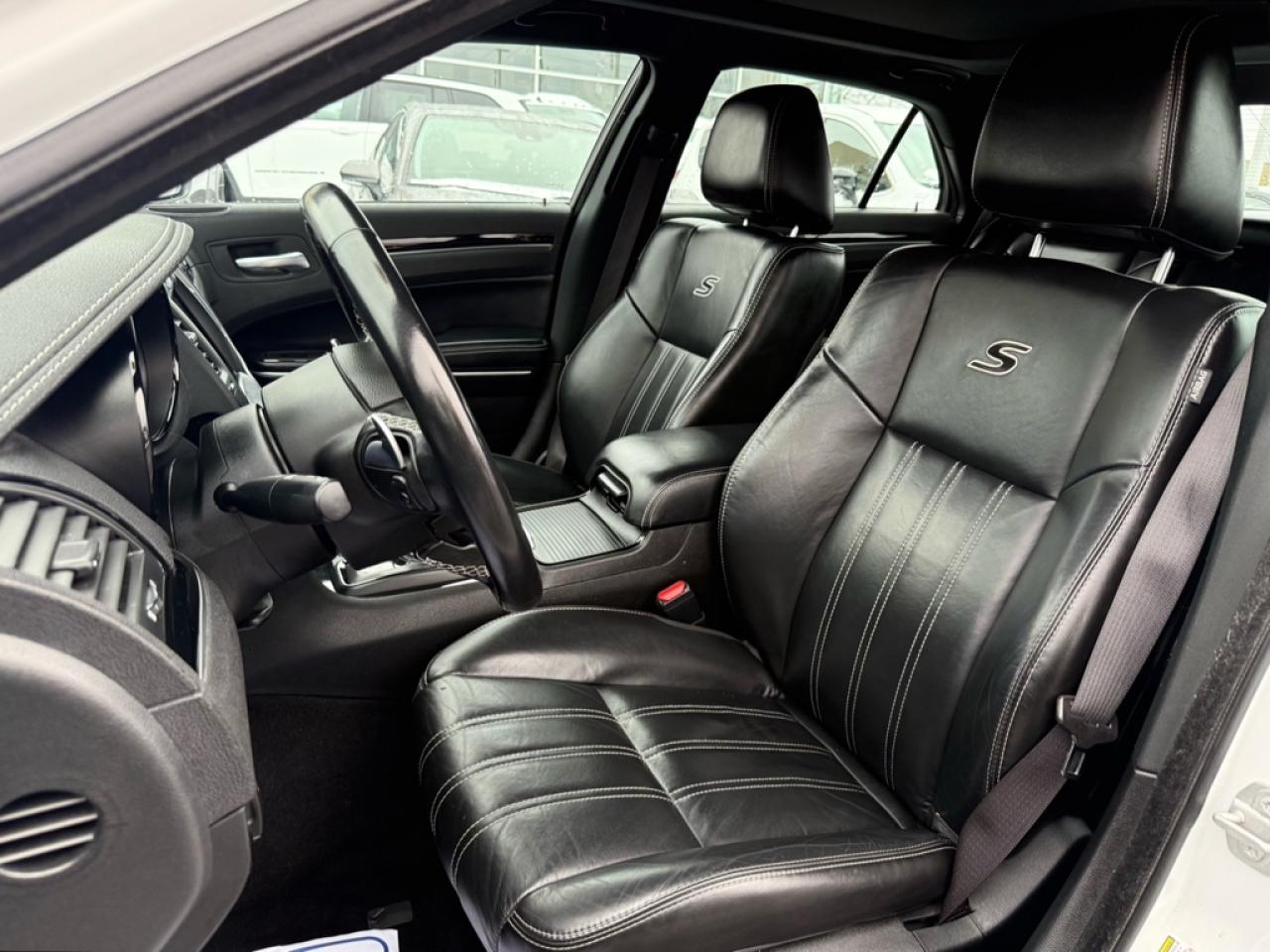 2022 Chrysler 300 S AWD  -  Sunroof -  Premium Audio - $83.97 /Wk Photo