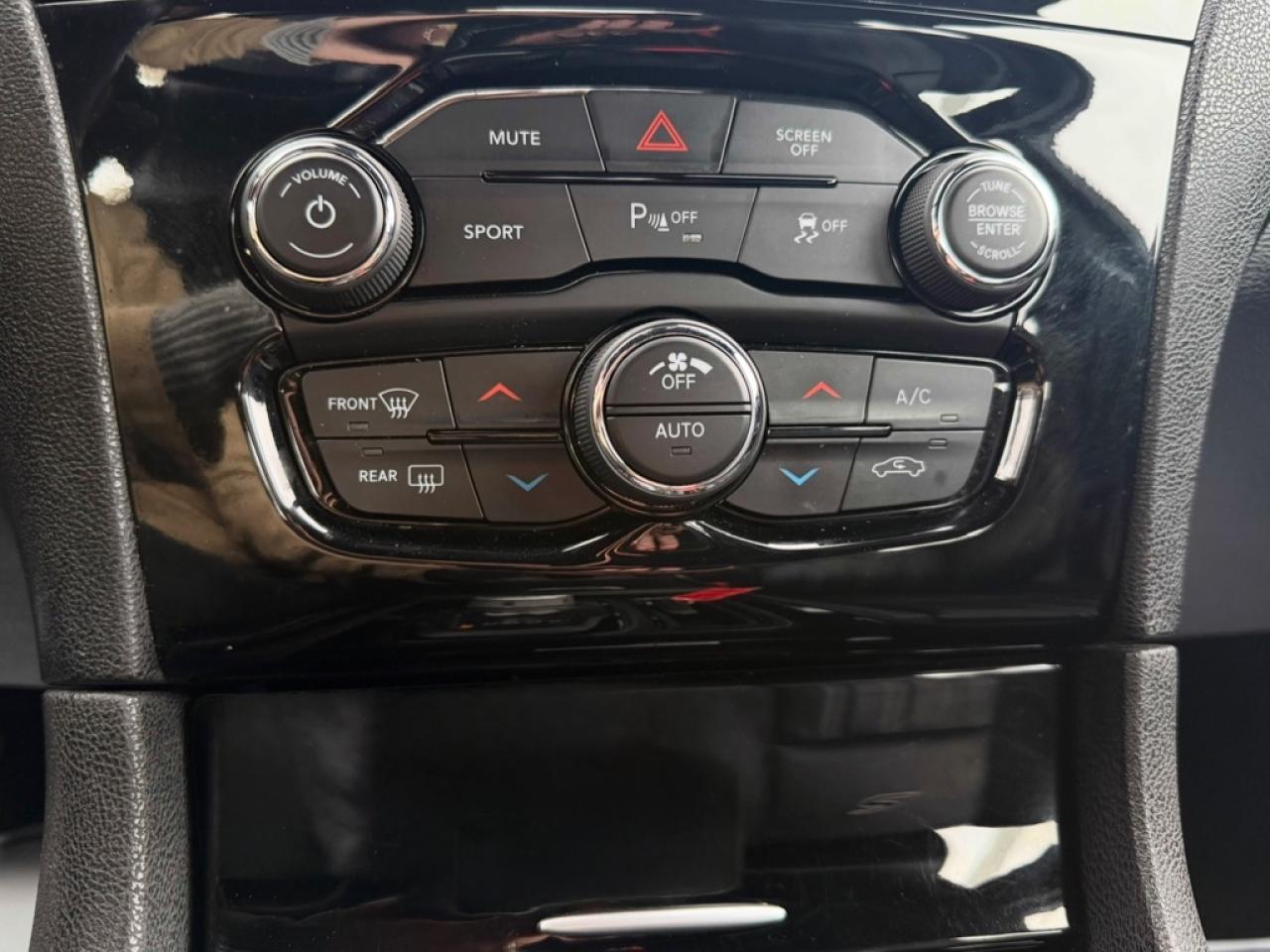 2022 Chrysler 300 S AWD  -  Sunroof -  Premium Audio - $78.12 /Wk Photo