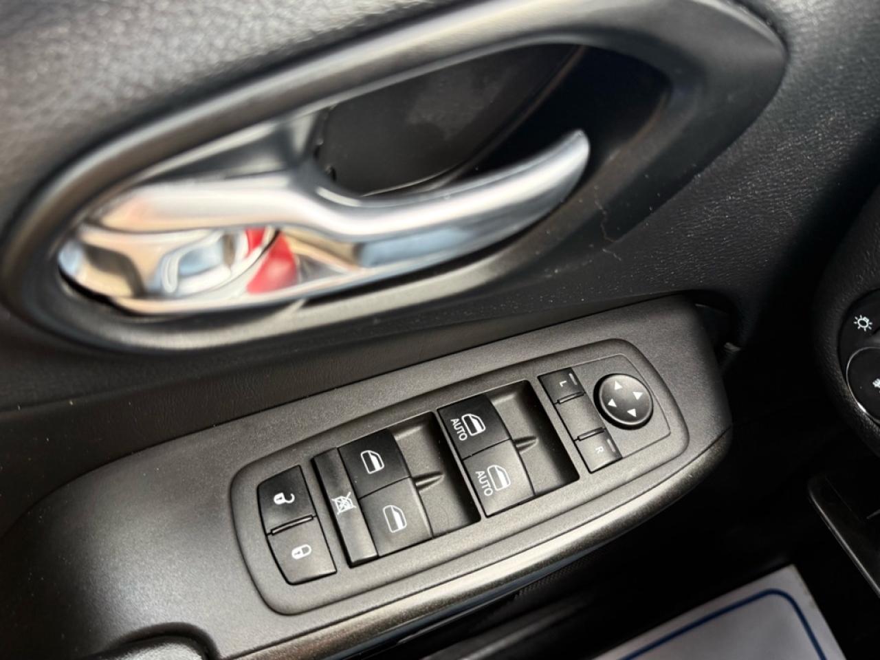 2022 Jeep Cherokee Trailhawk  - Android Auto -  Apple CarPlay - $85.94 /Wk Photo