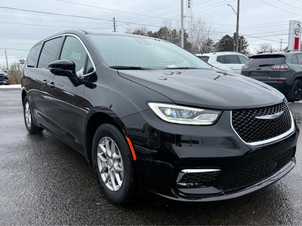 2026 Chrysler Pacifica Select  - Apple CarPlay - $164.32 /Wk Photo3