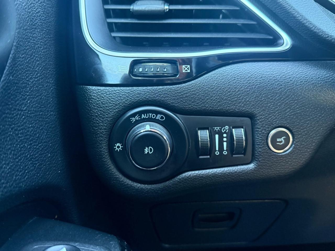 2022 Jeep Cherokee Altitude  - Leather Seats -  Navigation - $64.45 /Wk Photo