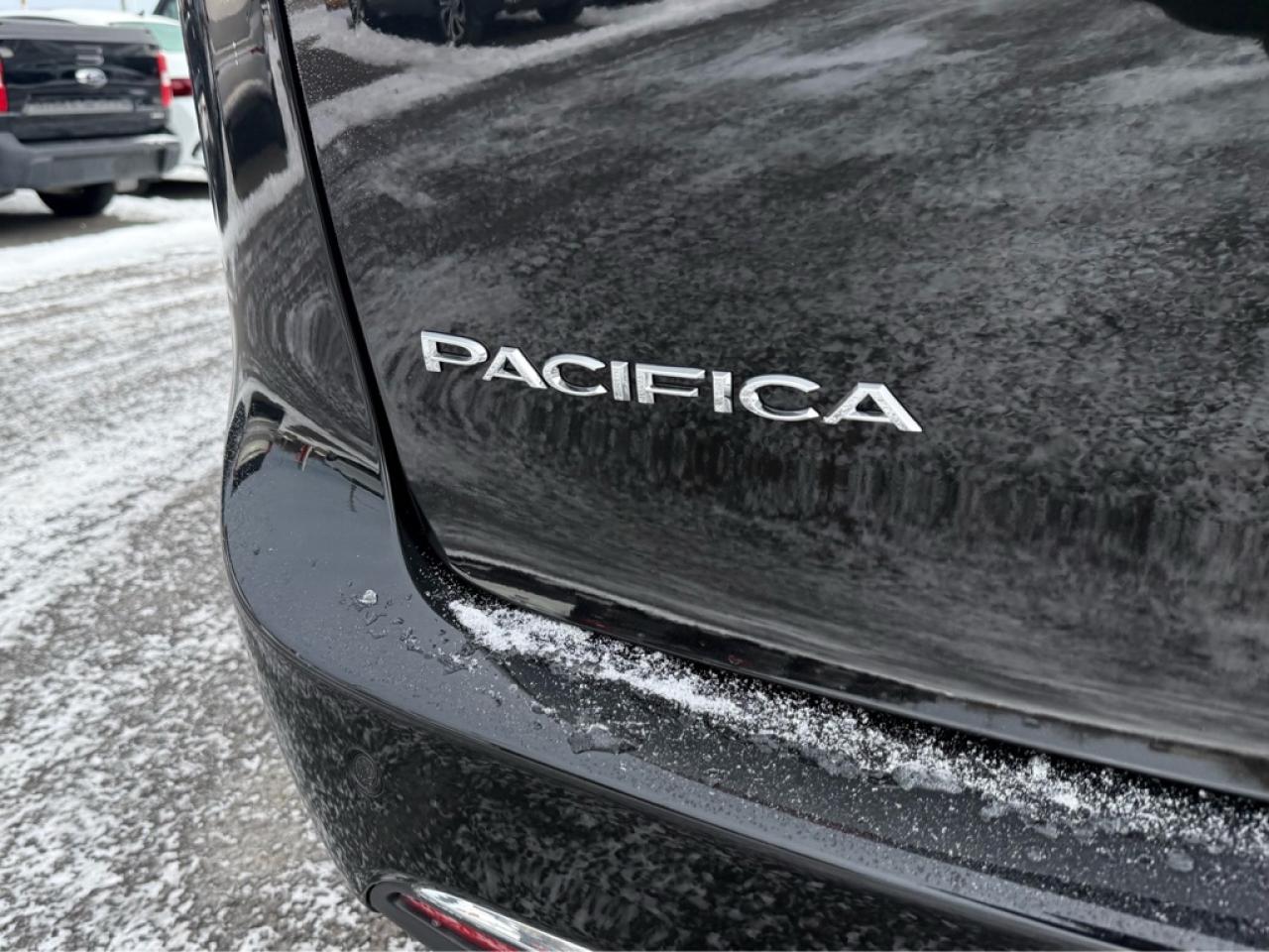 2026 Chrysler Pacifica Select  - Apple CarPlay - $167.23 /Wk Photo