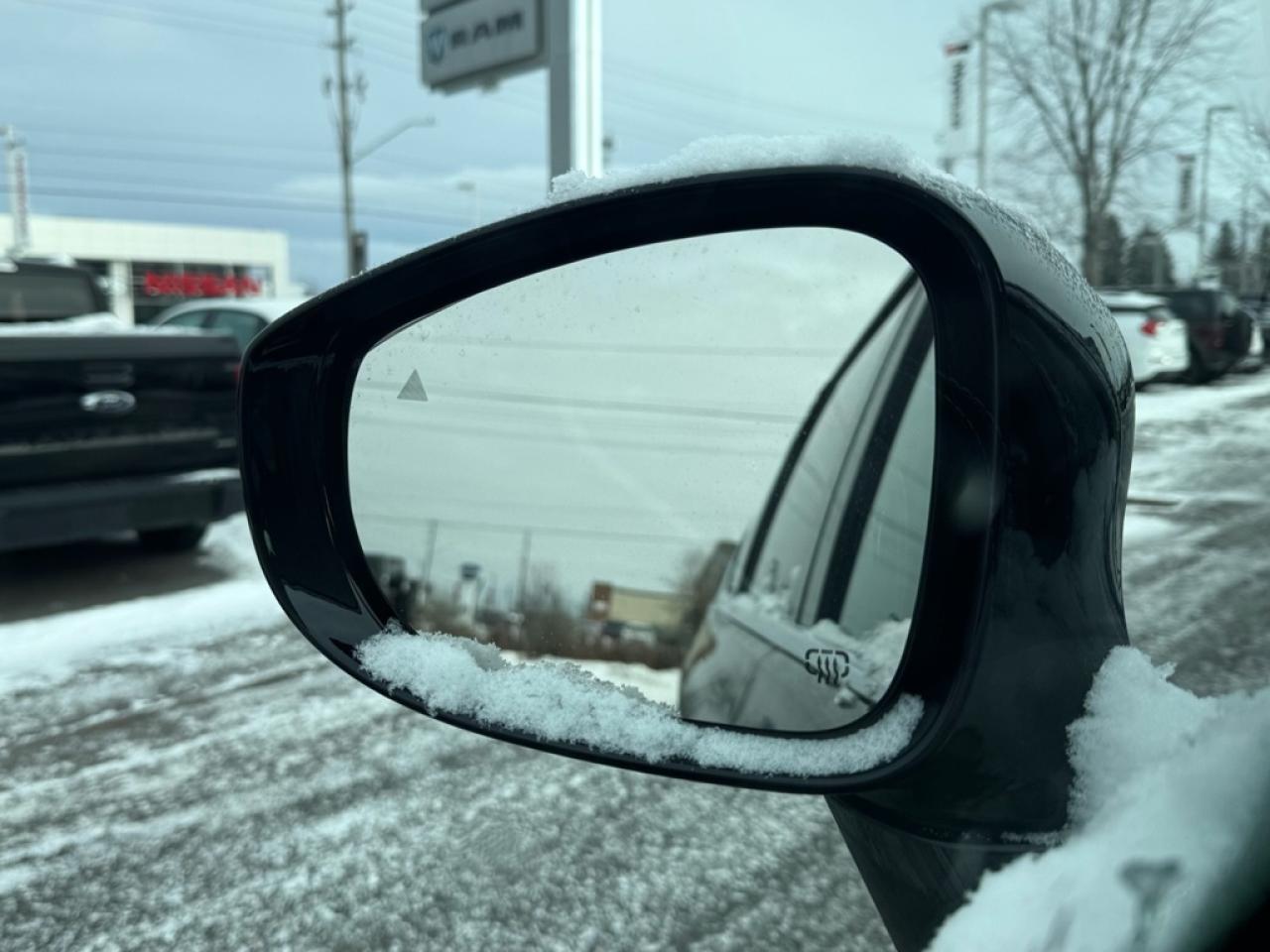 2026 Chrysler Pacifica Select  - Apple CarPlay - $153.33 /Wk Photo