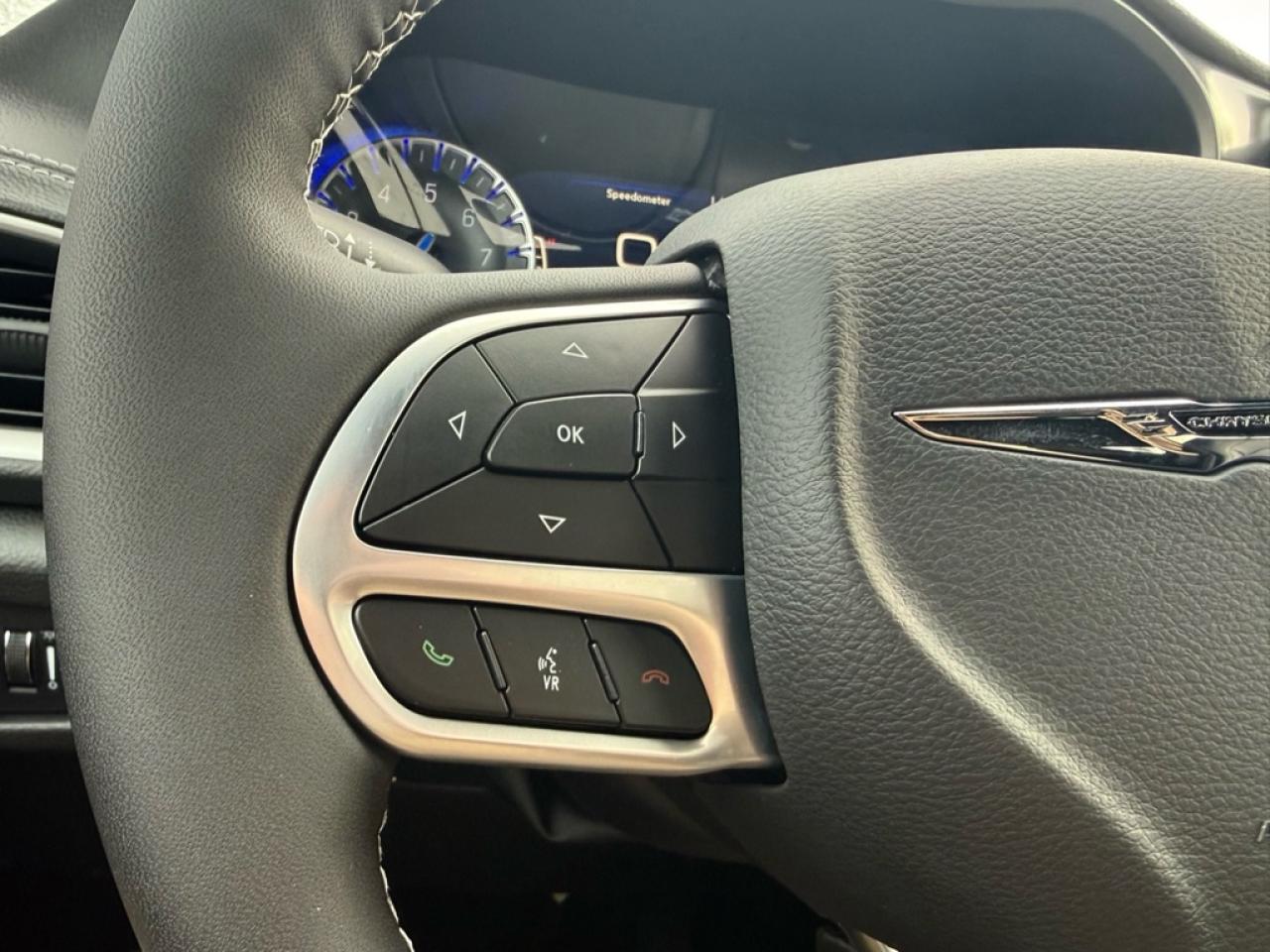 2026 Chrysler Pacifica Select  - Apple CarPlay - $167.23 /Wk Photo