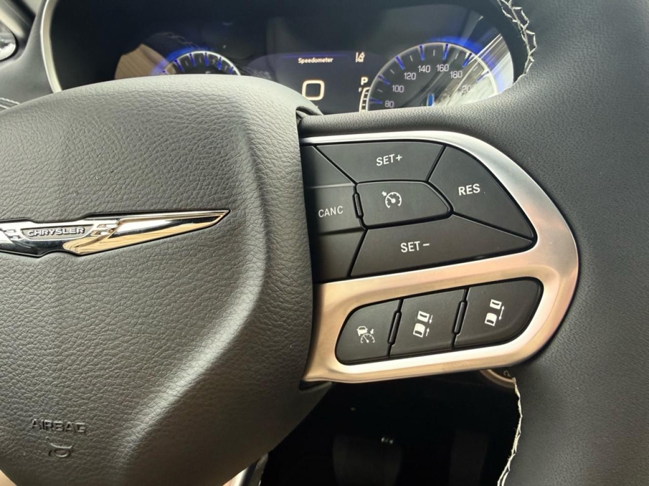 2026 Chrysler Pacifica Select  - Apple CarPlay - $167.23 /Wk Photo