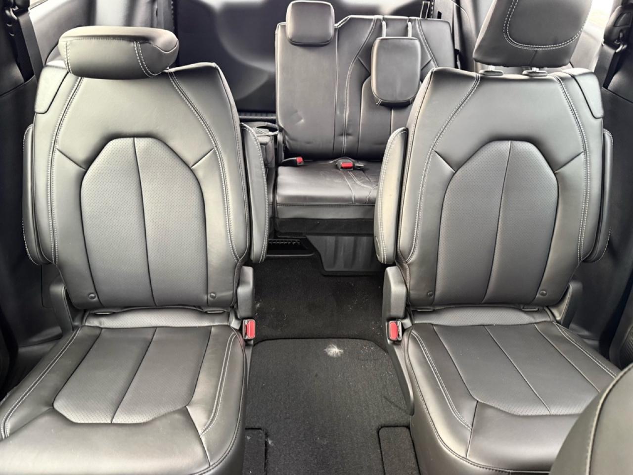 2026 Chrysler Pacifica Select  - Apple CarPlay - $167.23 /Wk Photo