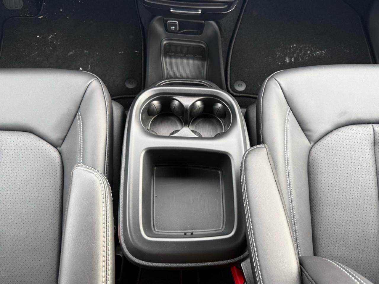 2026 Chrysler Pacifica Select  - Apple CarPlay - $153.33 /Wk Photo